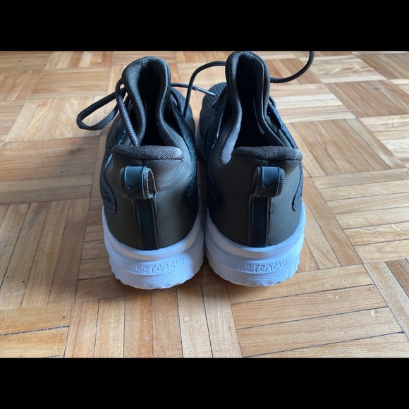 Nike Renew Revival (size 8.5) - Picture 4 of 5